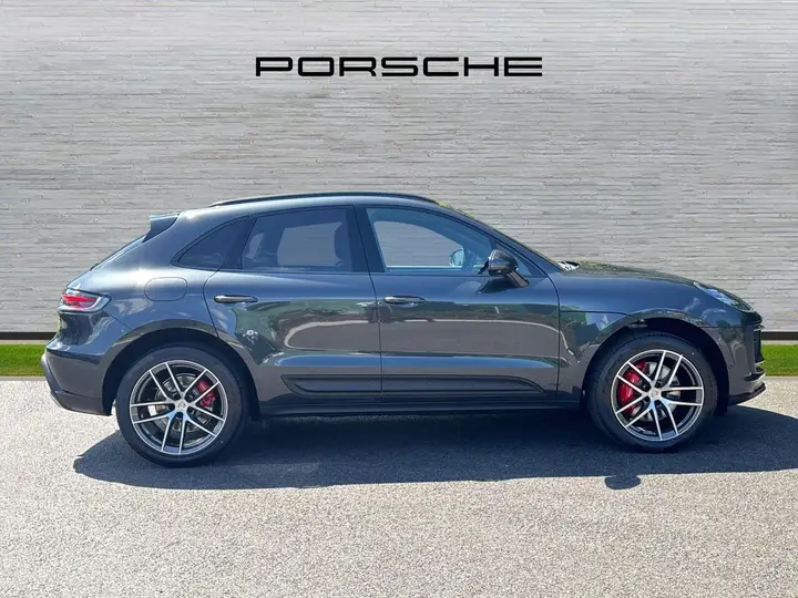 Porsche Macan 2026 photo 2