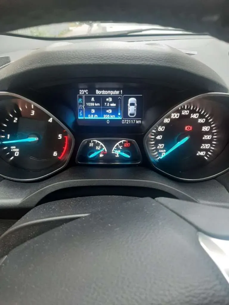Ford Kuga 2015 photo 2
