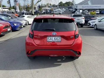 Toyota Aqua 2023 photo 3