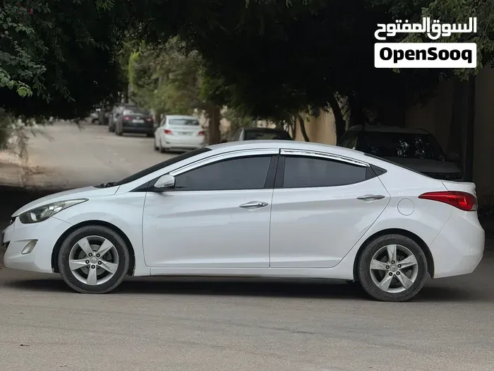 Hyundai Avante 2012 photo 3