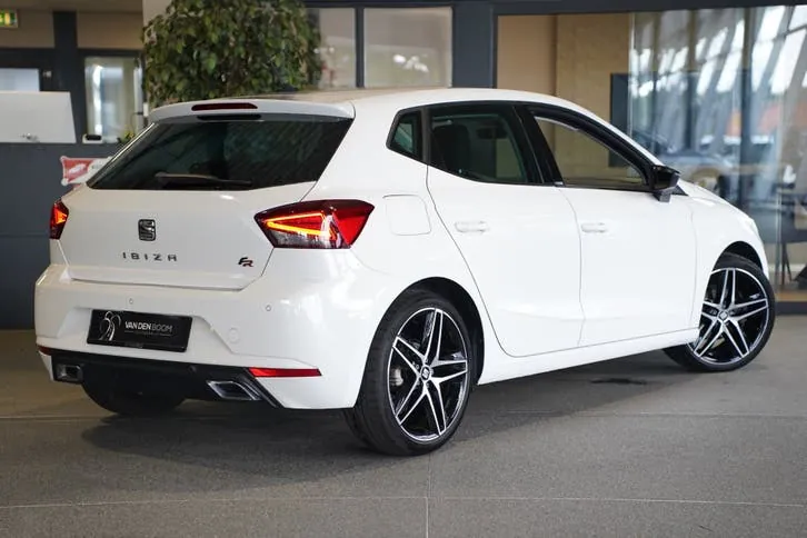 Seat Ibiza 2018 photo 2