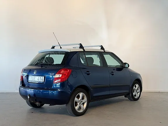 Skoda Fabia 2010 photo 3