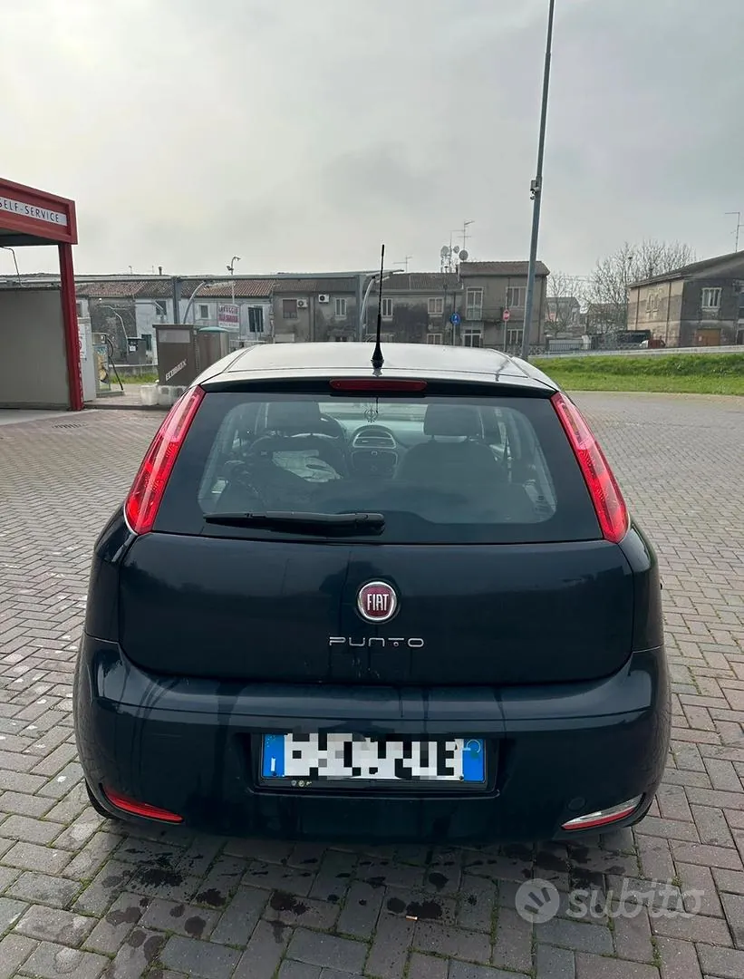 Fiat Punto 2015 photo 2
