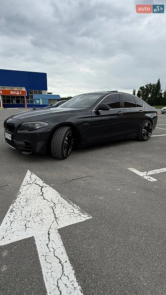 BMW 5 Series 2012 photo 4