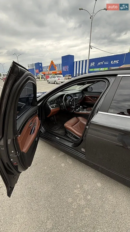 BMW 5 Series 2012 photo 3