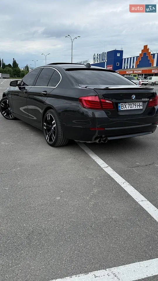BMW 5 Series 2012 photo 5