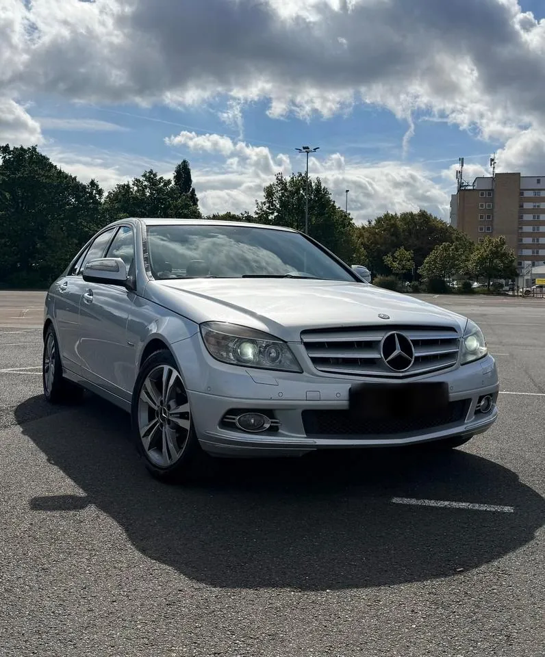 Mercedes-Benz C320