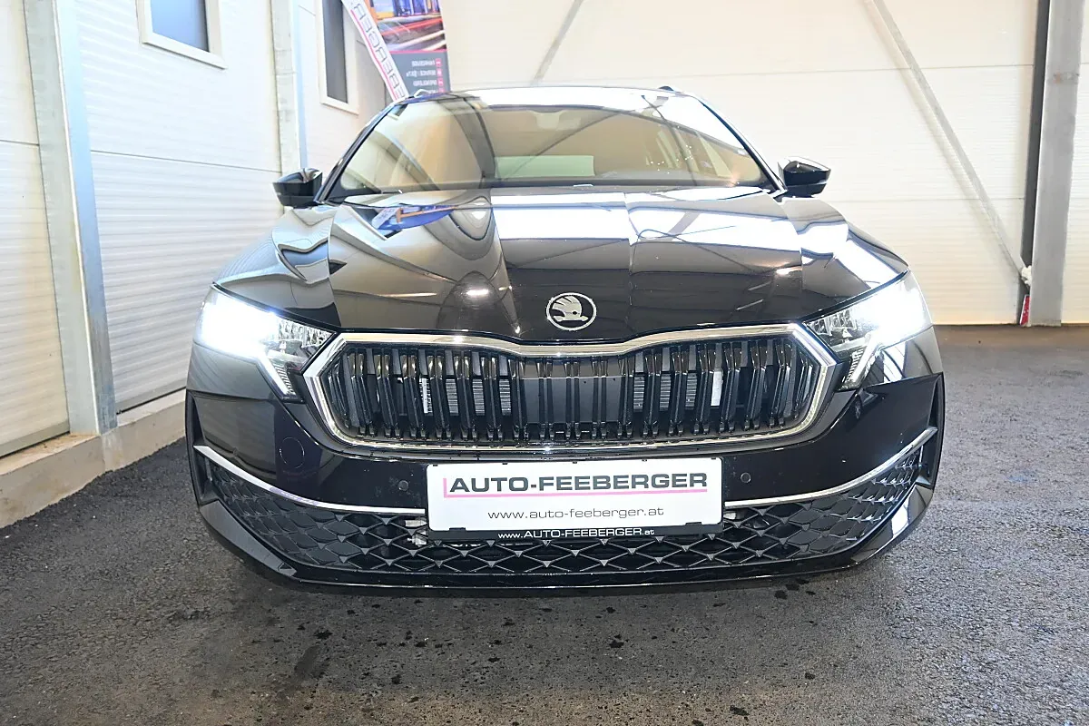 Skoda Octavia 2025 photo 2