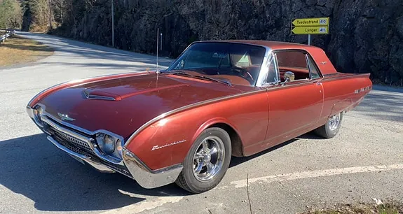 Ford Thunderbird 1962 photo 2