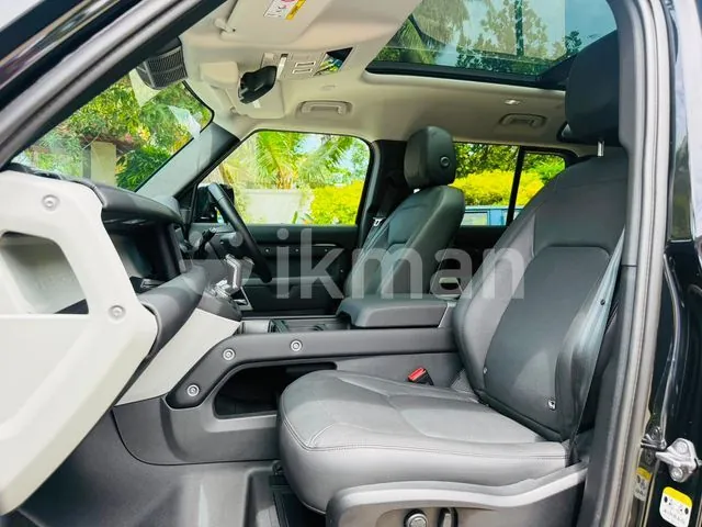 Land Rover Defender 2023 photo 3
