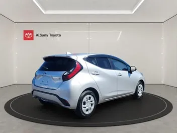 Toyota Aqua 2023 photo 4