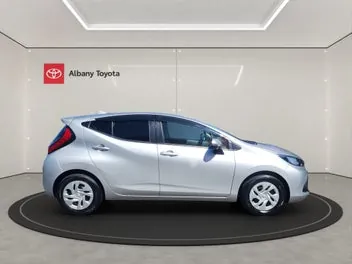 Toyota Aqua 2023 photo 3