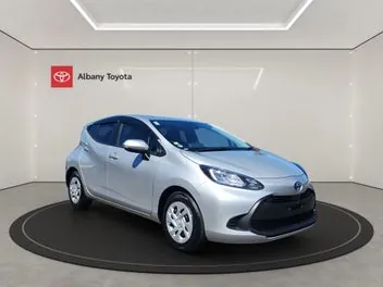 Toyota Aqua 2023 photo 2