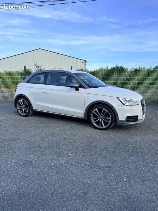 Audi A1 2015 photo 3