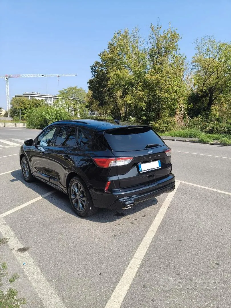Ford Kuga 2023 photo 2