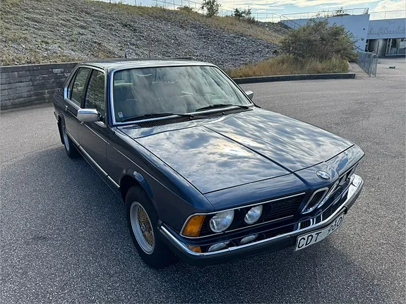 BMW 728I