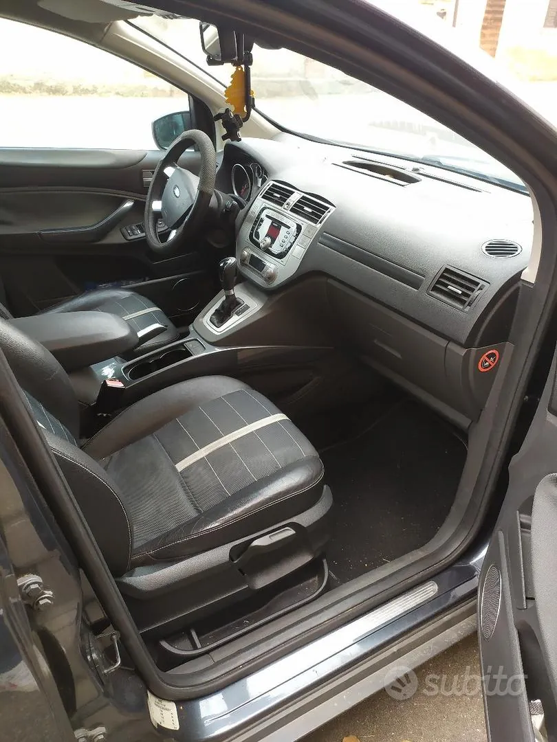 Ford Kuga 2010 photo 3