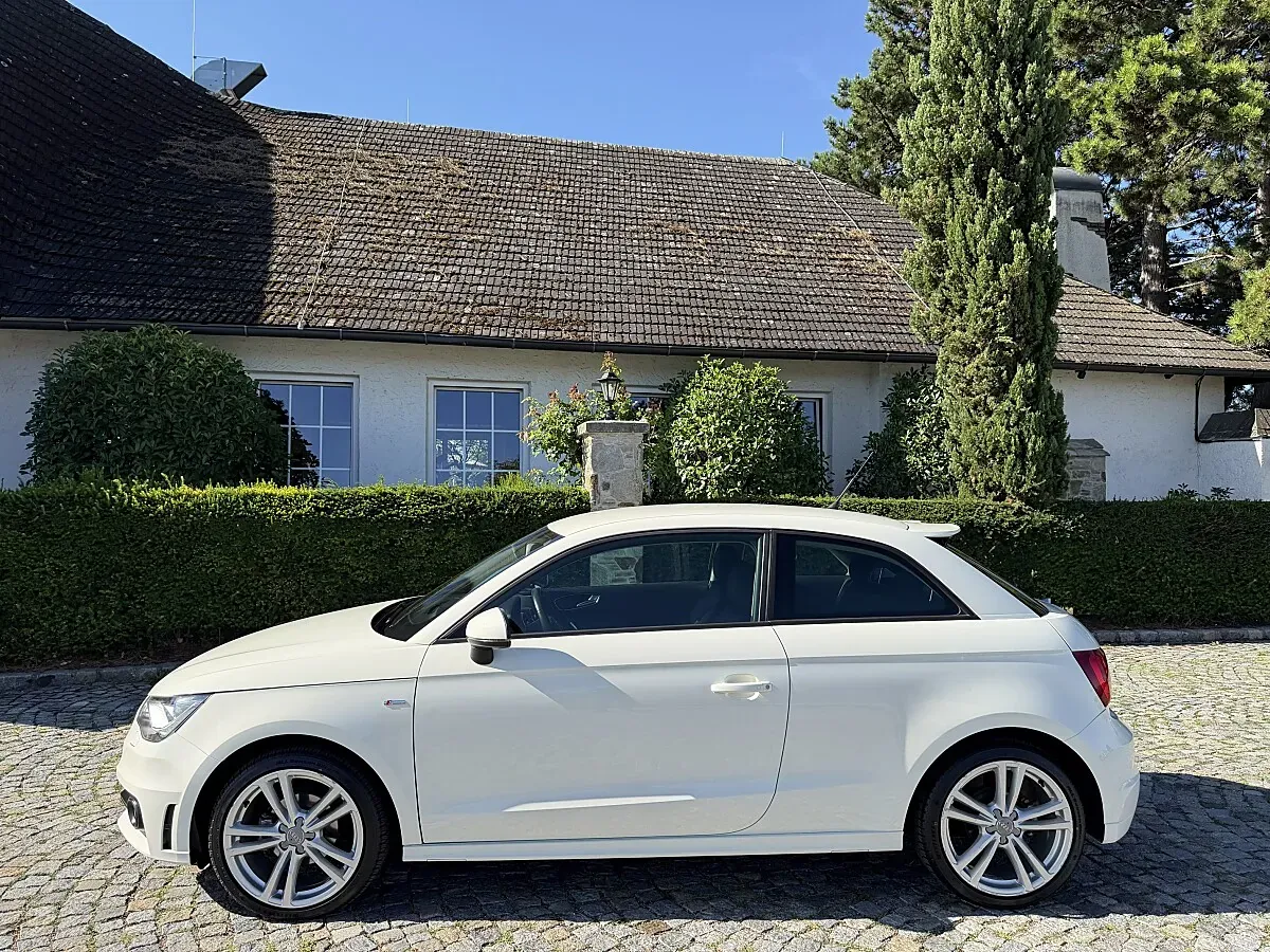 Audi A1 2012 photo 2