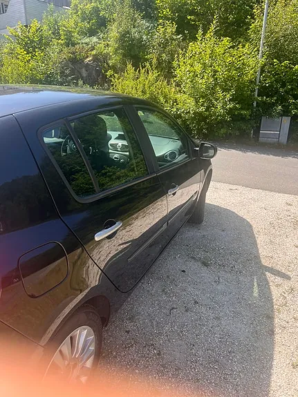 Renault Clio 2009 photo 3