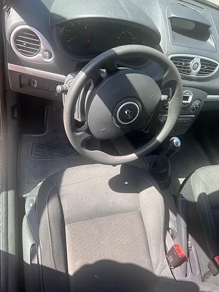Renault Clio 2009 photo 4