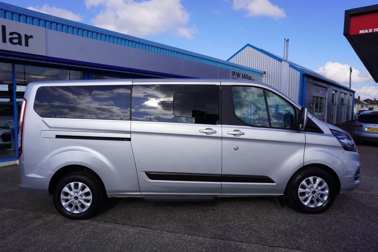 Ford Tourneo Custom 2022 photo 2