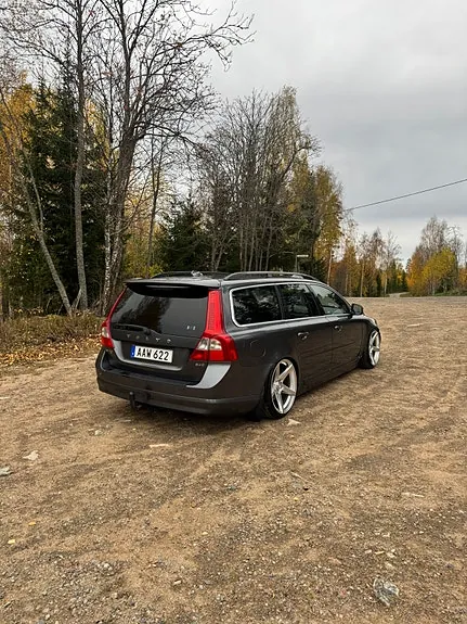 Volvo V70 2010 photo 3