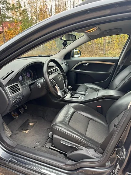 Volvo V70 2010 photo 5