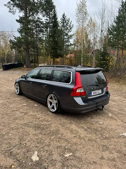Volvo V70 2010 photo 4