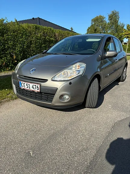 Renault Clio Iii 2011 photo 2