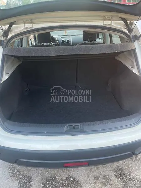 Nissan Qashqai 2011 photo 5