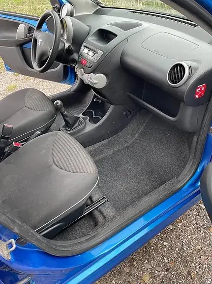 Peugeot 107 2013 photo 2