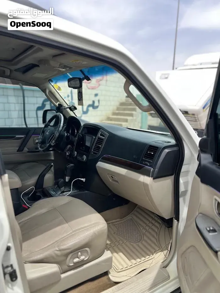 Mitsubishi Pajero 2015 photo 4