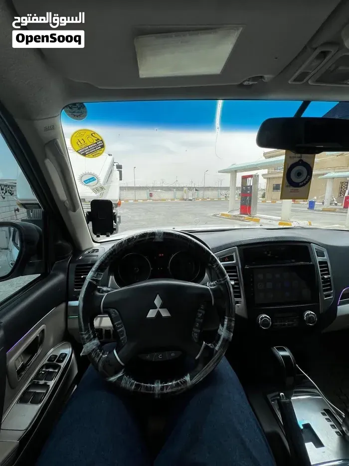 Mitsubishi Pajero 2015 photo 2
