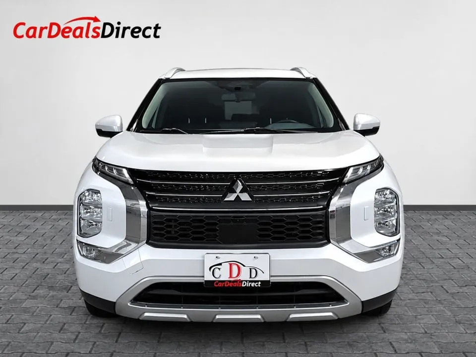 Mitsubishi Outlander 2022 photo 2
