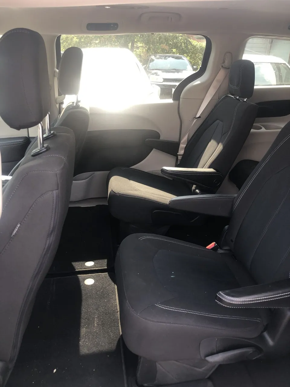 Chrysler Grand Caravan 2021 photo 5