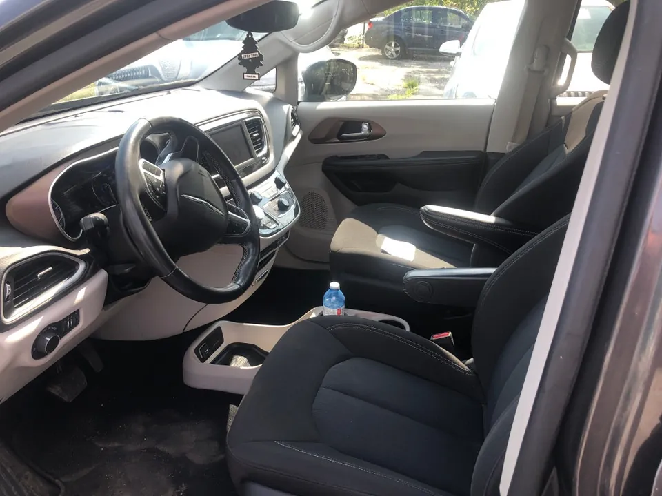 Chrysler Grand Caravan 2021 photo 4