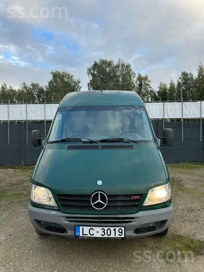 Mercedes-Benz Sprinter 2003 photo 2