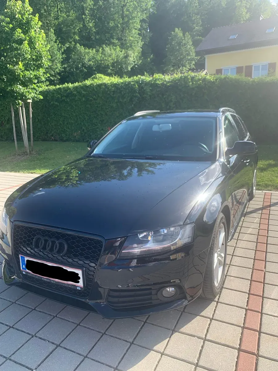 Audi A4 2010 photo 2