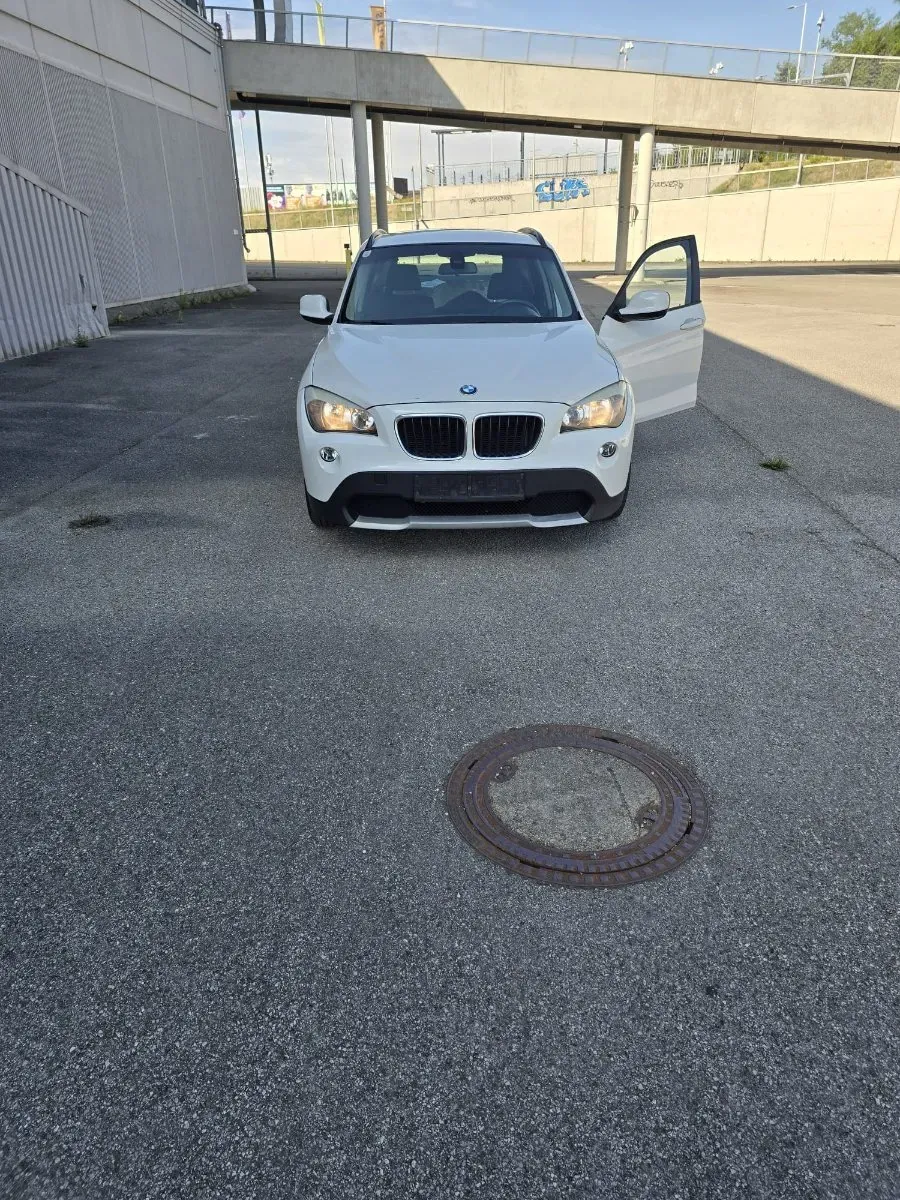 BMW X1 2011 photo 2