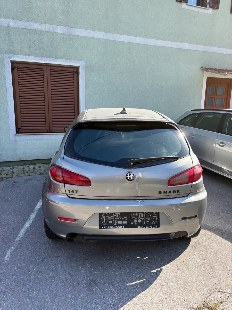 Alfa Romeo 147 2004 photo 3