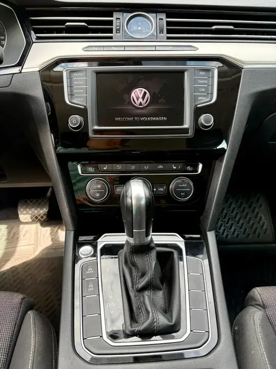 Volkswagen Passat 2017 photo 2