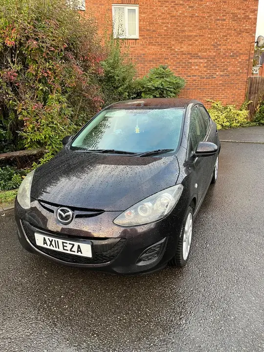 Mazda Mazda2 2011 photo 4