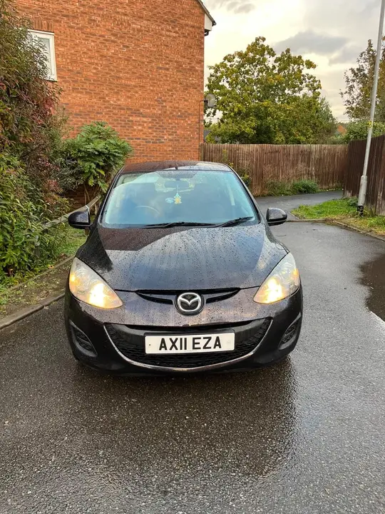 Mazda Mazda2 2011 photo 3