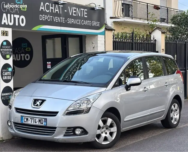Peugeot 5008