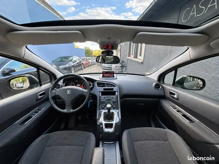 Peugeot 5008 2012 photo 3