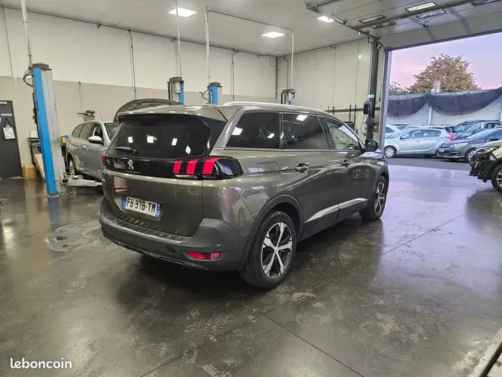 Peugeot 5008 2018 photo 5