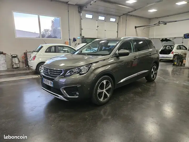 Peugeot 5008 2018 photo 3