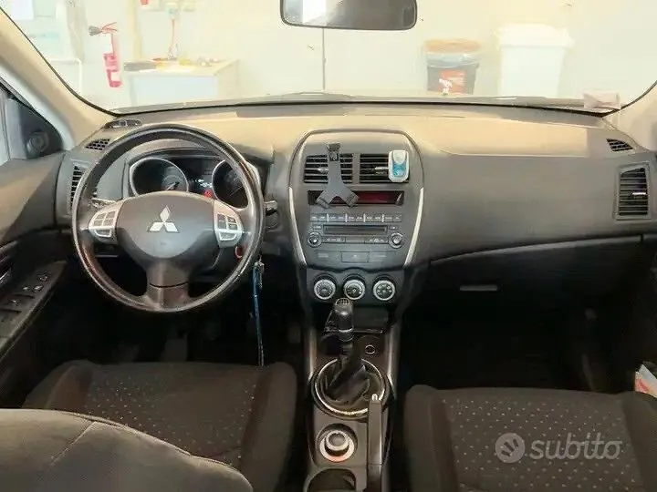 Mitsubishi Asx 2010 photo 2