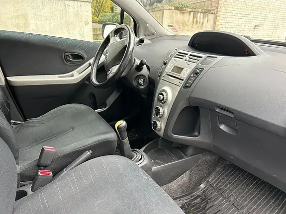 Toyota Yaris 2007 photo 3