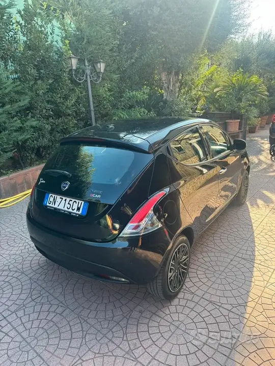 Lancia Ypsilon 2023 photo 2